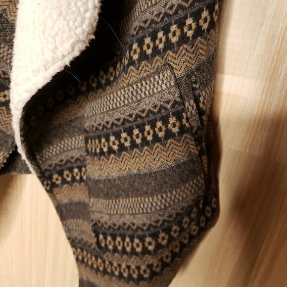 Jolt Wool Blend Blanket Vest Faux Sherpa Collar - Picture 4 of 8